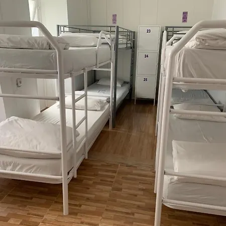 Hostal My *